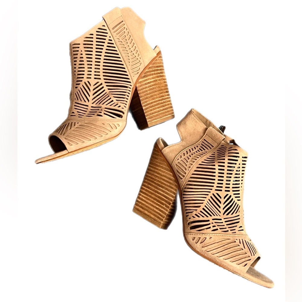 NWOBox Vince Camuto Leather Kimora Ankle Bootie, in Camel, Women’s Size 7.5M